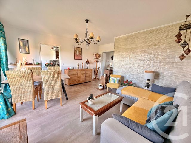 Appartement F3 à vendre - 3 pièces - 71.6 m2 - TREMBLAY EN FRANCE - 93 - ILE-DE-FRANCE - Century 21 Vert-Galant