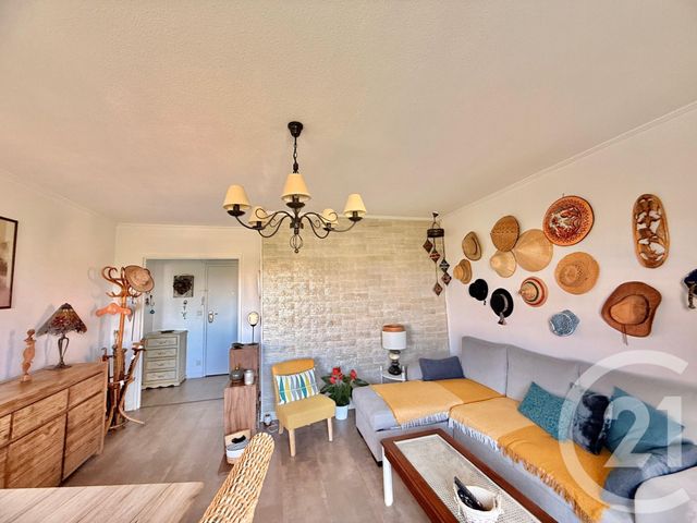 Appartement F3 à vendre - 3 pièces - 71.6 m2 - TREMBLAY EN FRANCE - 93 - ILE-DE-FRANCE - Century 21 Vert-Galant