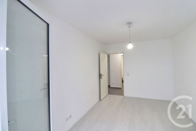 Afficher la photo en grand Appartement F2 à louer - 2 pièces - 40.91 m2 - TREMBLAY EN FRANCE - 93 - ILE-DE-FRANCE - Century 21 Vert-Galant