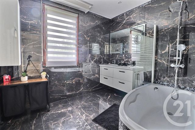 maison à vendre - 7 pièces - 243.0 m2 - VILLEPARISIS - 77 - ILE-DE-FRANCE - Century 21 Vert-Galant