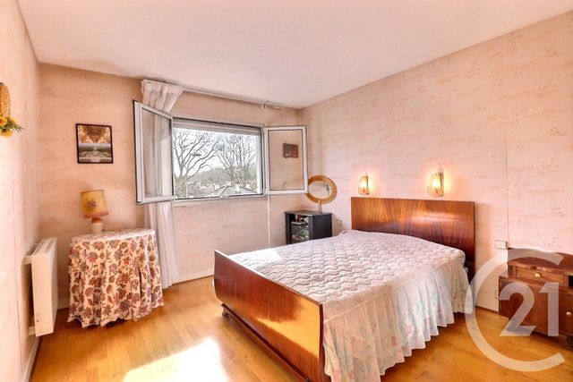 maison à vendre - 8 pièces - 213.0 m2 - VAUJOURS - 93 - ILE-DE-FRANCE - Century 21 Vert-Galant