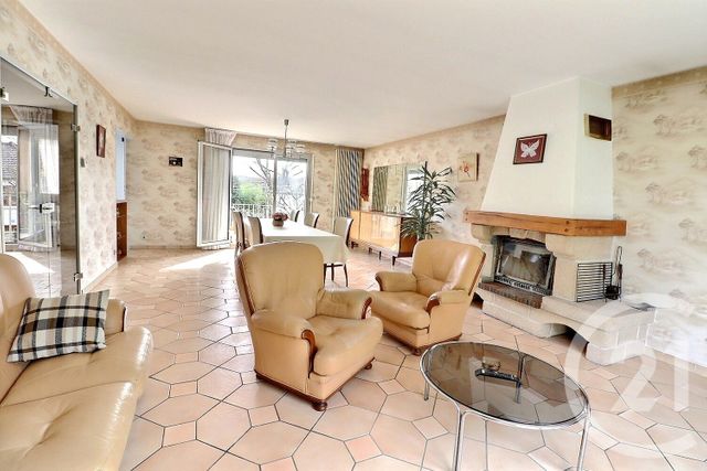 maison à vendre - 8 pièces - 213.0 m2 - VAUJOURS - 93 - ILE-DE-FRANCE - Century 21 Vert-Galant