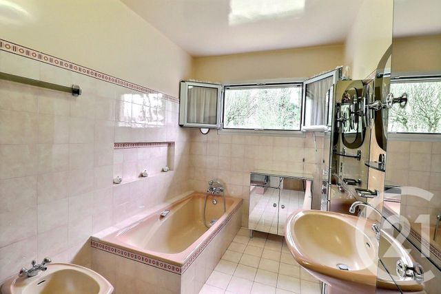 maison à vendre - 8 pièces - 213.0 m2 - VAUJOURS - 93 - ILE-DE-FRANCE - Century 21 Vert-Galant