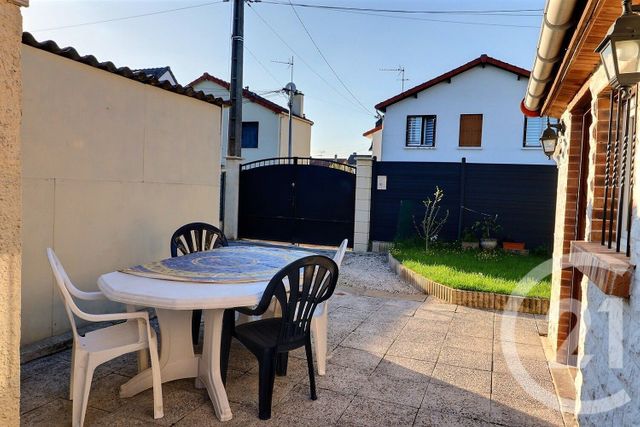 Afficher la photo en grand maison à vendre - 2 pièces - 35.6 m2 - TREMBLAY EN FRANCE - 93 - ILE-DE-FRANCE - Century 21 Vert-Galant