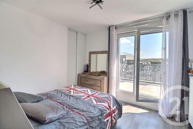 Afficher la photo en grand Appartement F4 à vendre - 5 pièces - 91.5 m2 - VILLEPINTE - 93 - ILE-DE-FRANCE - Century 21 Vert-Galant