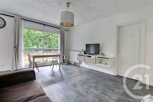 Appartement F4 à vendre - 4 pièces - 82.7 m2 - TREMBLAY EN FRANCE - 93 - ILE-DE-FRANCE - Century 21 Vert-Galant