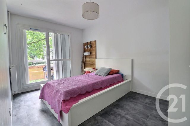 Appartement F4 à vendre - 4 pièces - 82.7 m2 - TREMBLAY EN FRANCE - 93 - ILE-DE-FRANCE - Century 21 Vert-Galant