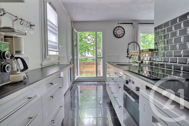 Appartement F4 à vendre - 4 pièces - 82.7 m2 - TREMBLAY EN FRANCE - 93 - ILE-DE-FRANCE - Century 21 Vert-Galant