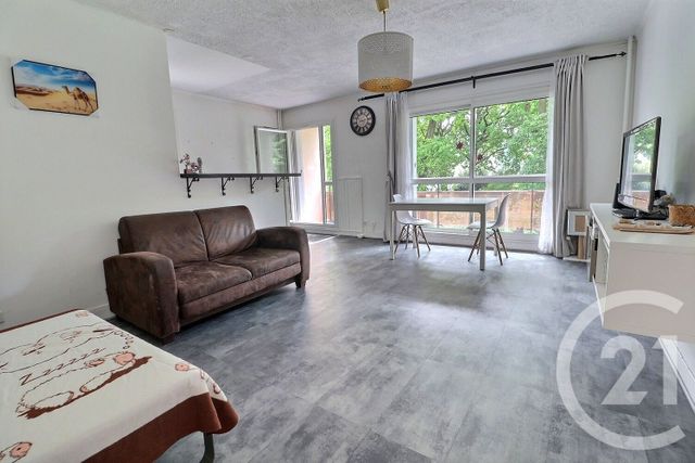 Appartement F4 à vendre - 4 pièces - 82.7 m2 - TREMBLAY EN FRANCE - 93 - ILE-DE-FRANCE - Century 21 Vert-Galant