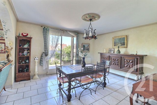 maison à vendre - 8 pièces - 189.39 m2 - TREMBLAY EN FRANCE - 93 - ILE-DE-FRANCE - Century 21 Vert-Galant