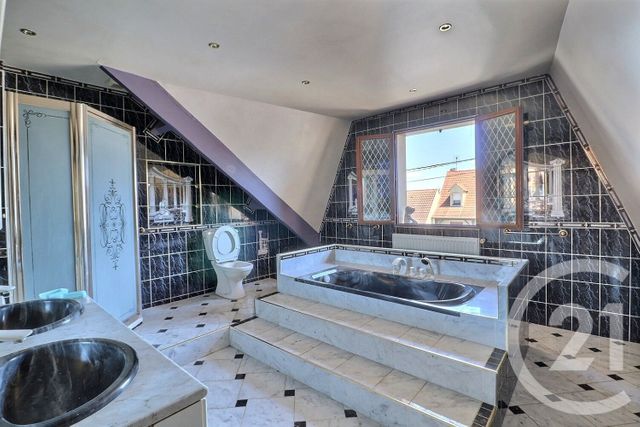 maison à vendre - 8 pièces - 189.39 m2 - TREMBLAY EN FRANCE - 93 - ILE-DE-FRANCE - Century 21 Vert-Galant