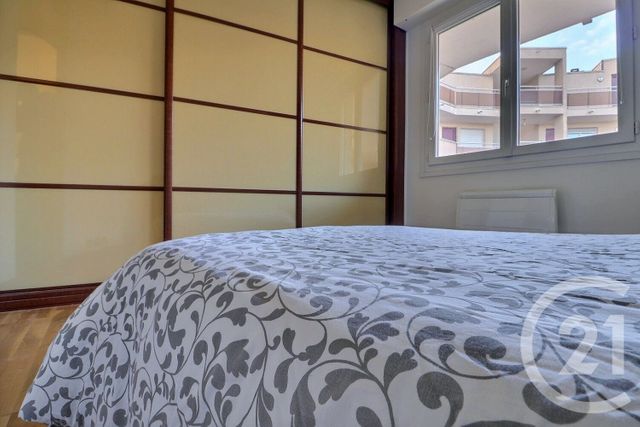 Appartement F5 à vendre - 5 pièces - 106.24 m2 - VAUJOURS - 93 - ILE-DE-FRANCE - Century 21 Vert-Galant