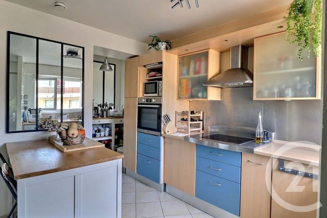 Appartement F5 à vendre - 5 pièces - 106.24 m2 - VAUJOURS - 93 - ILE-DE-FRANCE - Century 21 Vert-Galant