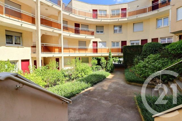 Appartement F5 à vendre - 5 pièces - 106.24 m2 - VAUJOURS - 93 - ILE-DE-FRANCE - Century 21 Vert-Galant