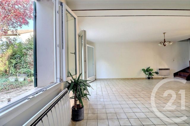 Afficher la photo en grand maison à vendre - 6 pièces - 107.18 m2 - TREMBLAY EN FRANCE - 93 - ILE-DE-FRANCE - Century 21 Vert-Galant