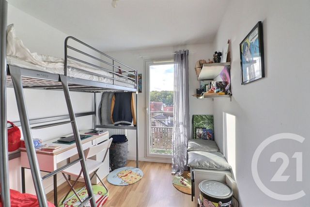 Afficher la photo en grand Appartement F3 à vendre - 3 pièces - 52.91 m2 - TREMBLAY EN FRANCE - 93 - ILE-DE-FRANCE - Century 21 Vert-Galant