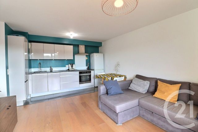 Afficher la photo en grand Appartement F3 à vendre - 3 pièces - 52.91 m2 - TREMBLAY EN FRANCE - 93 - ILE-DE-FRANCE - Century 21 Vert-Galant