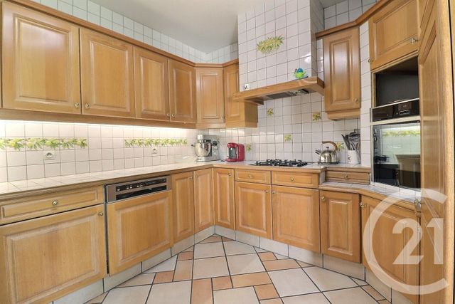 maison à vendre - 5 pièces - 167.91 m2 - TREMBLAY EN FRANCE - 93 - ILE-DE-FRANCE - Century 21 Vert-Galant