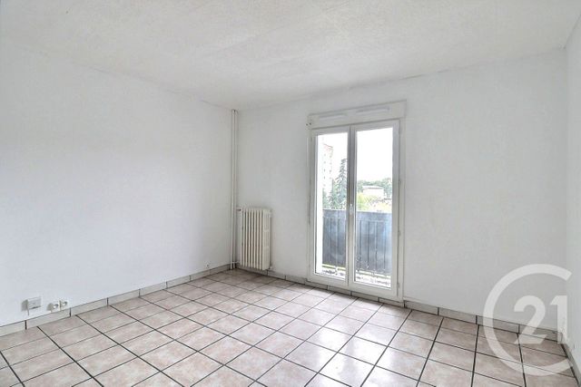 Appartement F3 à louer - 3 pièces - 49.79 m2 - VILLEPINTE - 93 - ILE-DE-FRANCE - Century 21 Vert-Galant