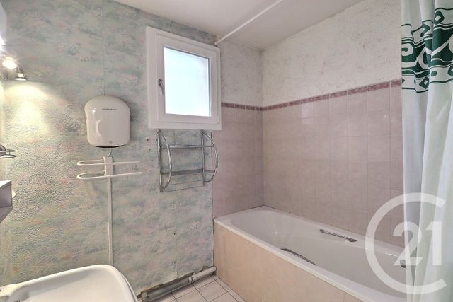 maison à vendre - 5 pièces - 110.67 m2 - TREMBLAY EN FRANCE - 93 - ILE-DE-FRANCE - Century 21 Vert-Galant