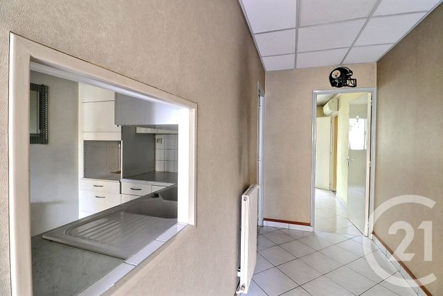 Afficher la photo en grand Appartement F4 à vendre - 4 pièces - 88.58 m2 - VAUJOURS - 93 - ILE-DE-FRANCE - Century 21 Vert-Galant