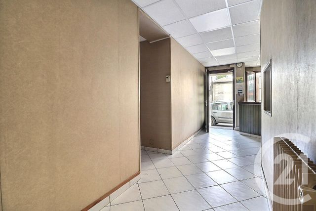 Afficher la photo en grand Appartement F4 à vendre - 4 pièces - 88.58 m2 - VAUJOURS - 93 - ILE-DE-FRANCE - Century 21 Vert-Galant