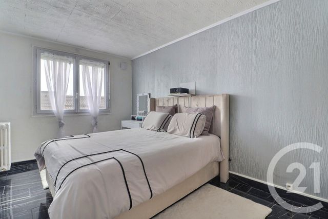 Appartement F2 à vendre - 2 pièces - 42.16 m2 - TREMBLAY EN FRANCE - 93 - ILE-DE-FRANCE - Century 21 Vert-Galant