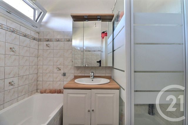 Appartement F3 à vendre - 3 pièces - 69.65 m2 - TREMBLAY EN FRANCE - 93 - ILE-DE-FRANCE - Century 21 Vert-Galant