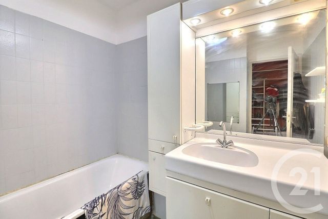 Afficher la photo en grand Appartement F3 à vendre - 3 pièces - 70.52 m2 - TREMBLAY EN FRANCE - 93 - ILE-DE-FRANCE - Century 21 Vert-Galant