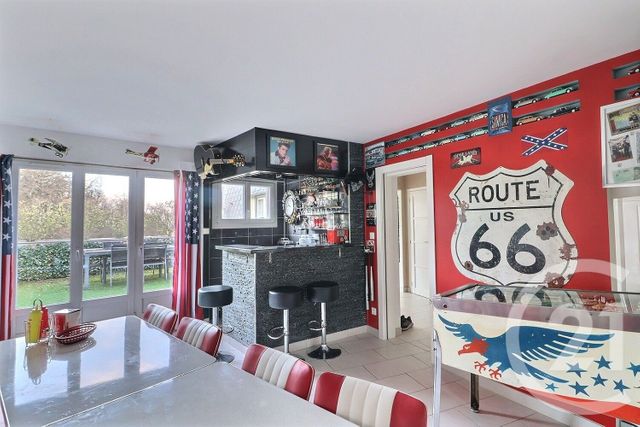 Appartement F5 à vendre - 5 pièces - 110.82 m2 - VAUJOURS - 93 - ILE-DE-FRANCE - Century 21 Vert-Galant