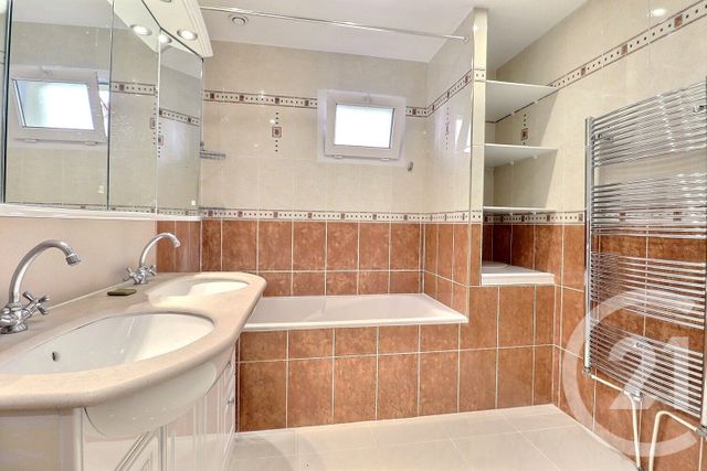 maison à vendre - 6 pièces - 184.42 m2 - VAUJOURS - 93 - ILE-DE-FRANCE - Century 21 Vert-Galant