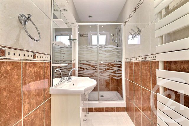 maison à vendre - 6 pièces - 184.42 m2 - VAUJOURS - 93 - ILE-DE-FRANCE - Century 21 Vert-Galant