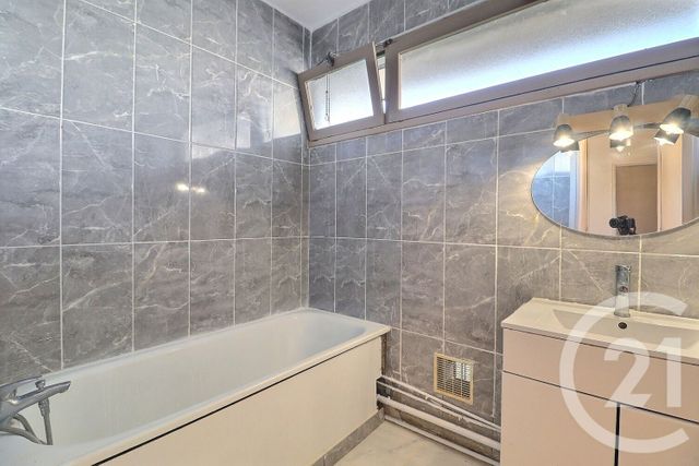 Appartement F5 à vendre - 5 pièces - 91.85 m2 - TREMBLAY EN FRANCE - 93 - ILE-DE-FRANCE - Century 21 Vert-Galant