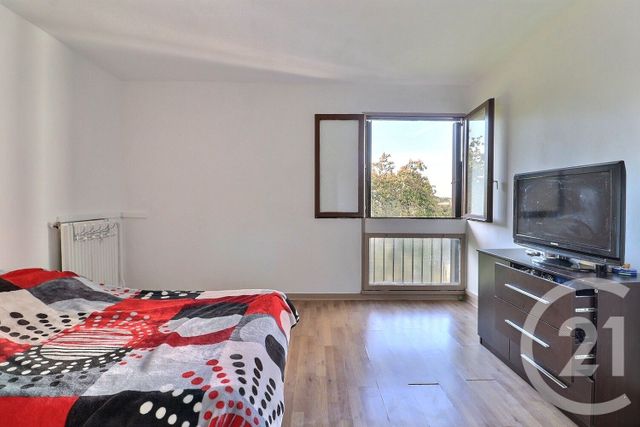 Appartement F5 à vendre - 5 pièces - 91.85 m2 - TREMBLAY EN FRANCE - 93 - ILE-DE-FRANCE - Century 21 Vert-Galant