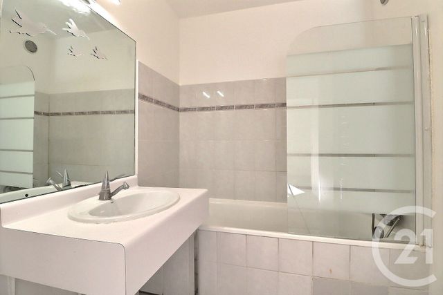 Appartement F4 à louer - 4 pièces - 83.77 m2 - TREMBLAY EN FRANCE - 93 - ILE-DE-FRANCE - Century 21 Vert-Galant