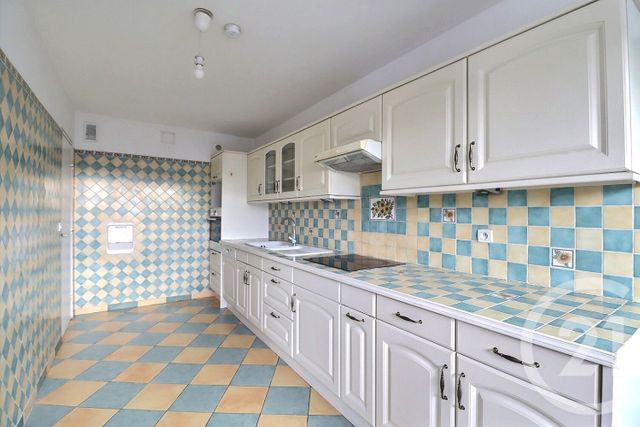 Appartement F4 à louer - 4 pièces - 82.77 m2 - TREMBLAY EN FRANCE - 93 - ILE-DE-FRANCE - Century 21 Vert-Galant