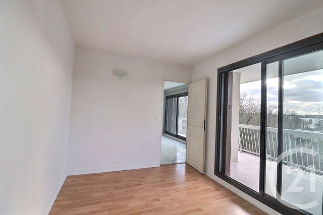 Appartement F4 à louer - 4 pièces - 82.77 m2 - TREMBLAY EN FRANCE - 93 - ILE-DE-FRANCE - Century 21 Vert-Galant