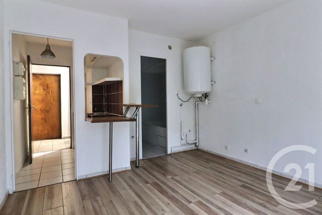 Appartement F1 à vendre - 1 pièce - 18.5 m2 - TREMBLAY EN FRANCE - 93 - ILE-DE-FRANCE - Century 21 Vert-Galant
