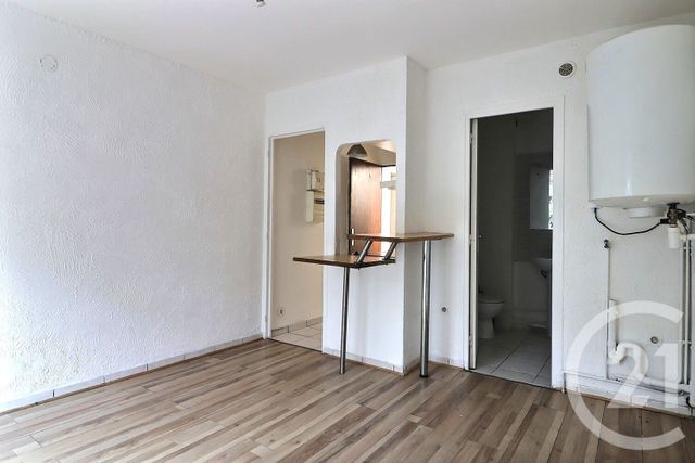 Appartement F1 à vendre - 1 pièce - 18.5 m2 - TREMBLAY EN FRANCE - 93 - ILE-DE-FRANCE - Century 21 Vert-Galant