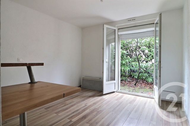 Appartement F1 à vendre - 1 pièce - 18.5 m2 - TREMBLAY EN FRANCE - 93 - ILE-DE-FRANCE - Century 21 Vert-Galant