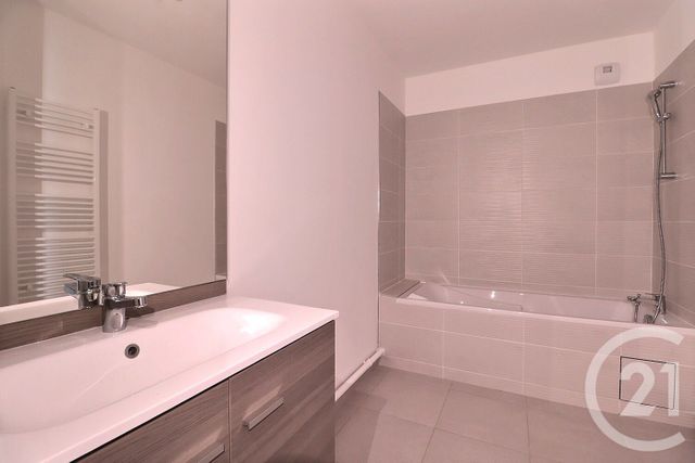 Appartement F4 à louer - 4 pièces - 78.0 m2 - LE BLANC MESNIL - 93 - ILE-DE-FRANCE - Century 21 Vert-Galant