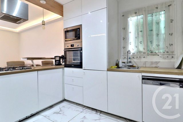Appartement F3 à louer - 3 pièces - 53.34 m2 - VAUJOURS - 93 - ILE-DE-FRANCE - Century 21 Vert-Galant