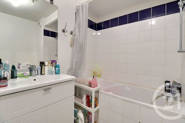 Appartement F2 à vendre - 2 pièces - 42.92 m2 - VILLEPINTE - 93 - ILE-DE-FRANCE - Century 21 Vert-Galant