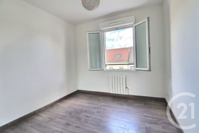 Appartement F2 à vendre - 2 pièces - 41.04 m2 - VAUJOURS - 93 - ILE-DE-FRANCE - Century 21 Vert-Galant