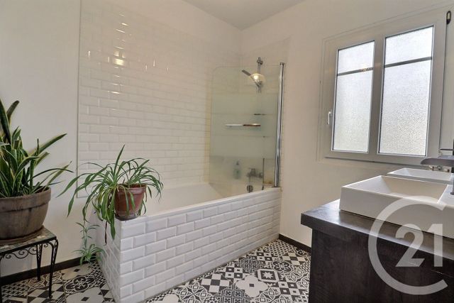 maison à vendre - 5 pièces - 159.72 m2 - TREMBLAY EN FRANCE - 93 - ILE-DE-FRANCE - Century 21 Vert-Galant