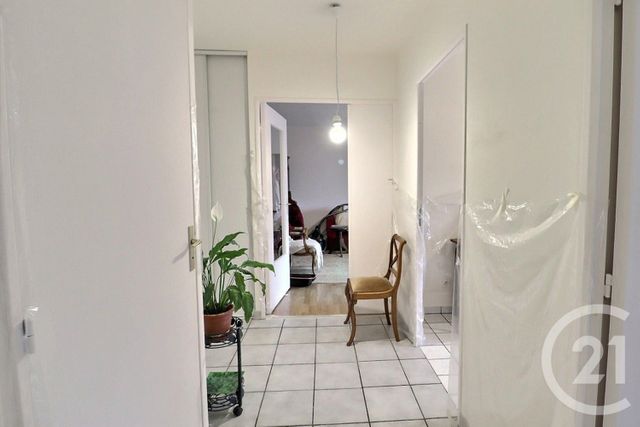 Appartement F2 à vendre - 2 pièces - 50.72 m2 - TREMBLAY EN FRANCE - 93 - ILE-DE-FRANCE - Century 21 Vert-Galant