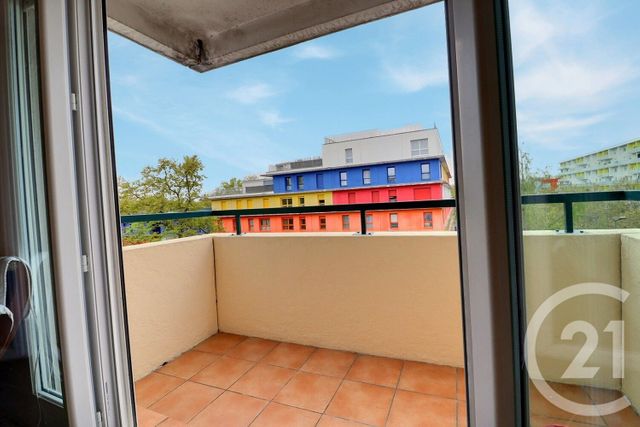 Appartement F2 à vendre - 2 pièces - 50.72 m2 - TREMBLAY EN FRANCE - 93 - ILE-DE-FRANCE - Century 21 Vert-Galant