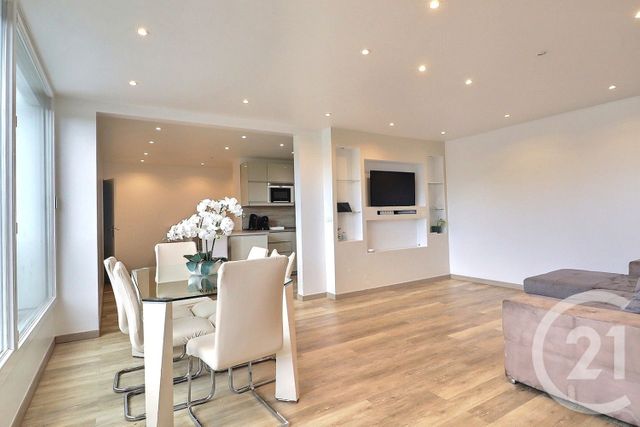 Appartement F5 à vendre - 5 pièces - 93.0 m2 - VILLEPINTE - 93 - ILE-DE-FRANCE - Century 21 Vert-Galant