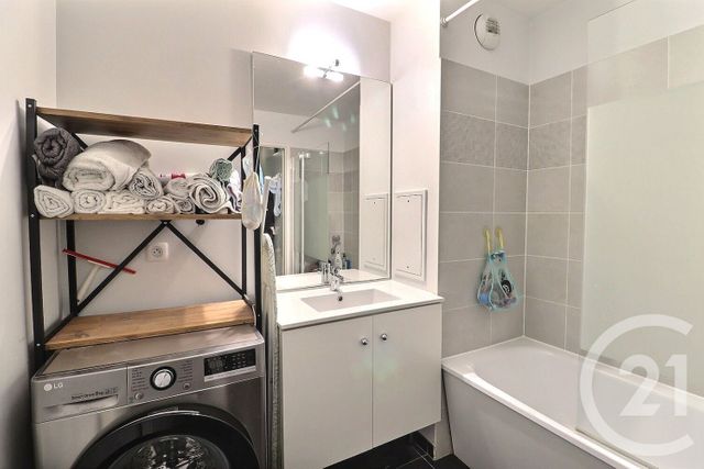 Appartement F3 à vendre - 3 pièces - 59.72 m2 - TREMBLAY EN FRANCE - 93 - ILE-DE-FRANCE - Century 21 Vert-Galant
