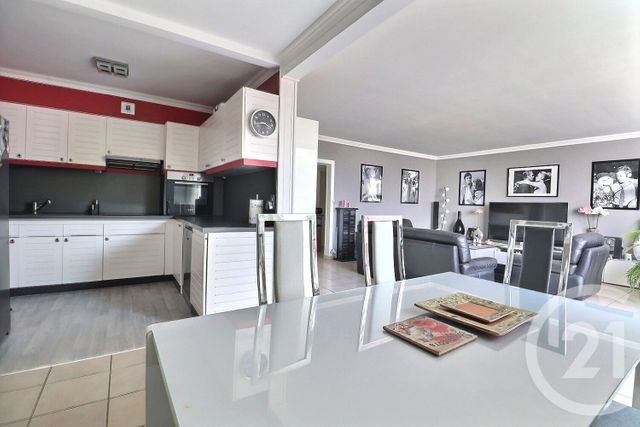 Appartement F4 à vendre - 4 pièces - 91.28 m2 - VILLEPINTE - 93 - ILE-DE-FRANCE - Century 21 Vert-Galant